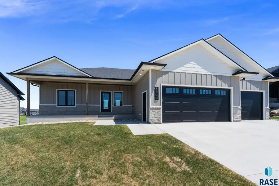 1520 N Marlowe Ave, Sioux Falls, SD 57110 - #2