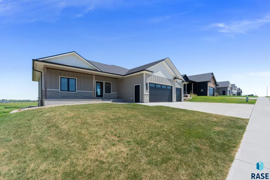 1520 N Marlowe Ave, Sioux Falls, SD 57110 - #3