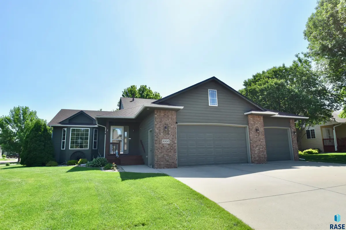 3300 S Fernwood Ave, Sioux Falls, SD 57110 - #1