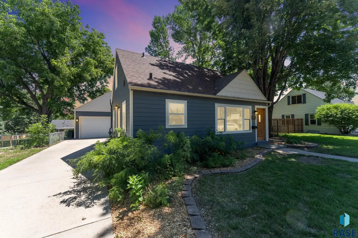 1732 S Van Eps Ave, Sioux Falls, SD 57105 - #1