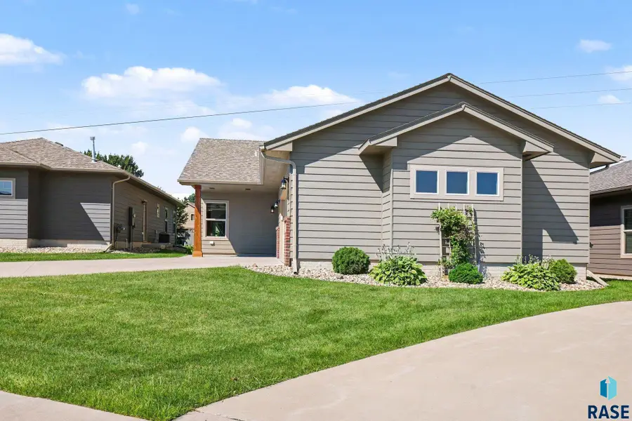 1405 S Foss Ave, Sioux Falls, SD 57110 - #3