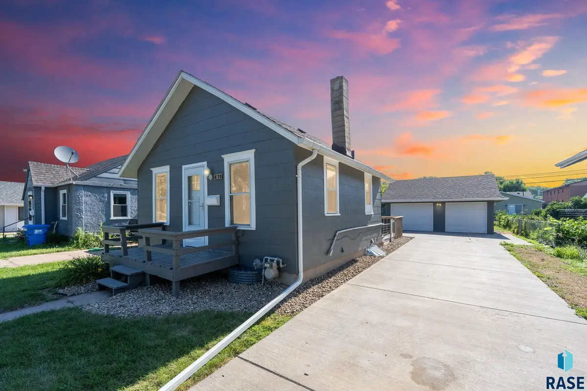 414 S Lyndale Ave, Sioux Falls, SD 57104 - #1