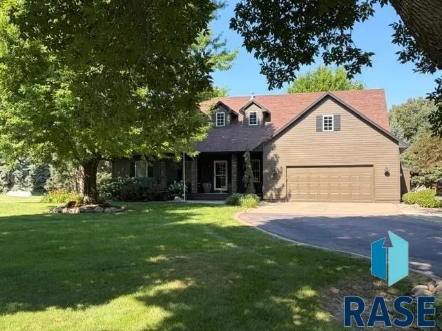 1701 N Deer Hollow Cir, Sioux Falls, SD 57110 - #1