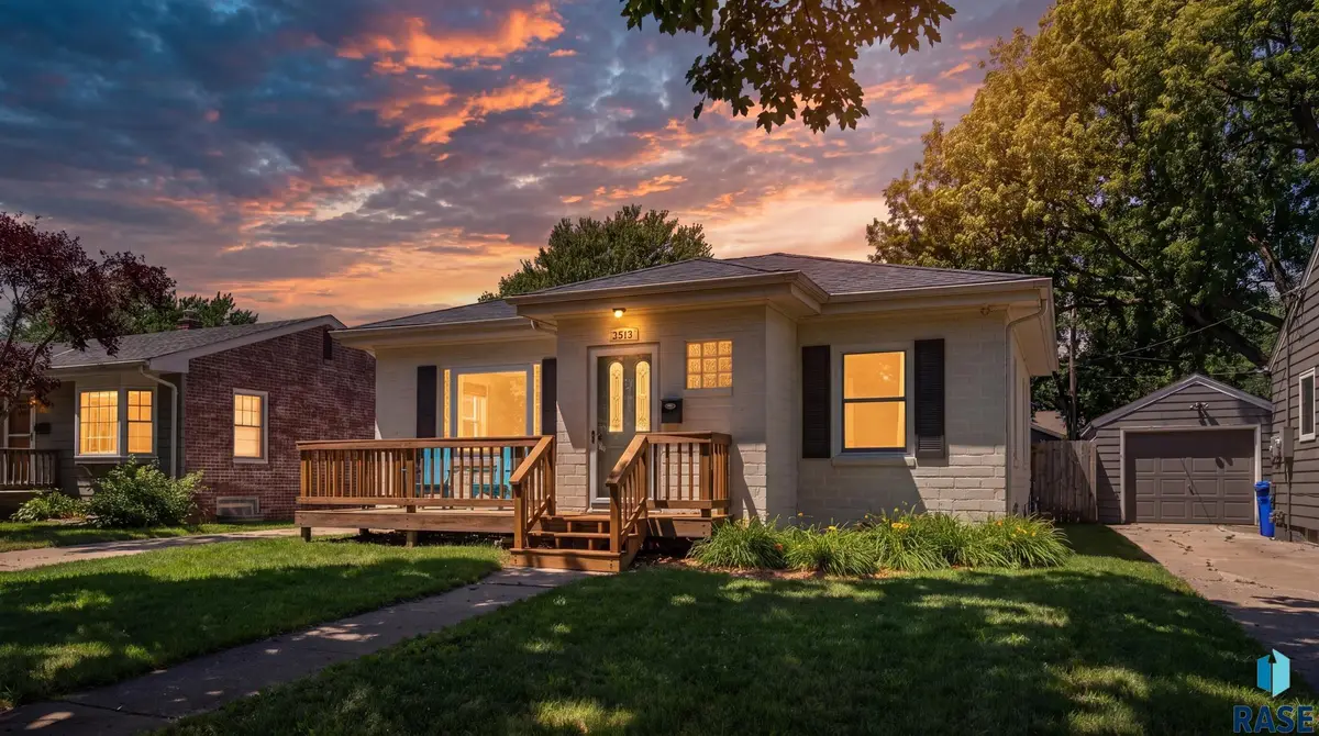 2513 S West Ave, Sioux Falls, SD 57105 - #1
