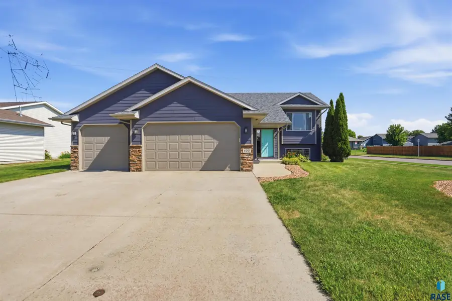 800 Kent St, Harrisburg, SD 57032 - #2