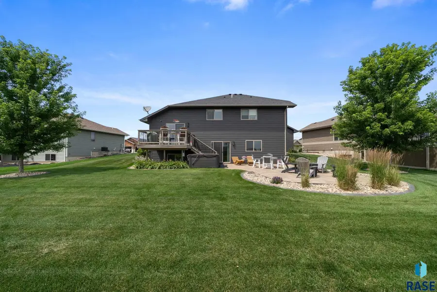 6717 Dugout Ln, Sioux Falls, SD 57110 - #3