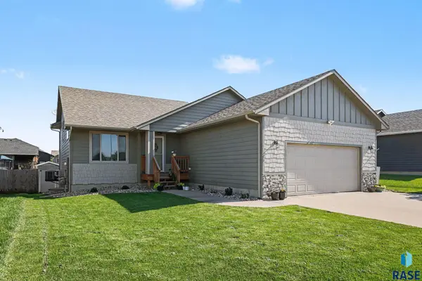 8904 W 22nd St, Sioux Falls, SD 57106