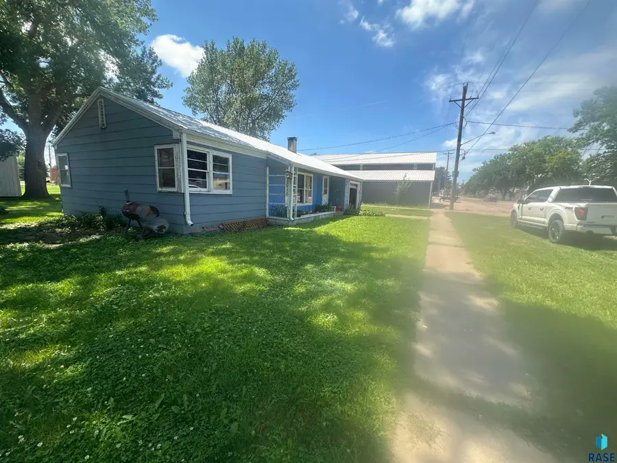 100 East Dakota St, Tripp, SD 57376 - #2