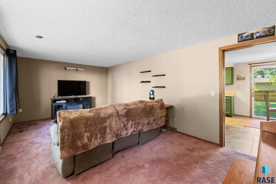 404 Jefferson Dr, Alcester, SD 57001 - #3