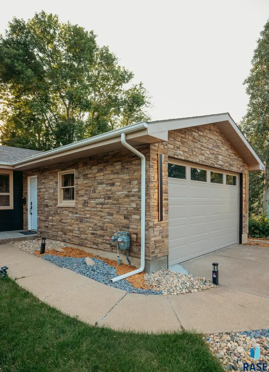 1601 S Williams Ave, Sioux Falls, SD 57105 - #3