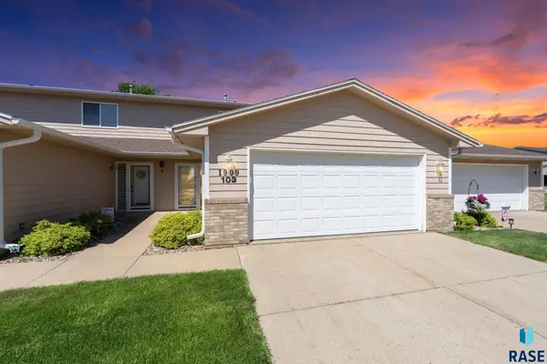 1909 S Sertoma Ave, Sioux Falls, SD 57106