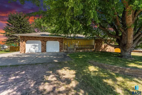 408 N Western Ave, Hartford, SD 57033