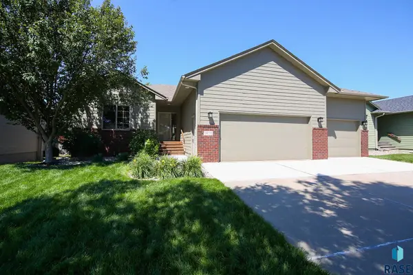 1917 S Shaw Ave, Sioux Falls, SD 57106