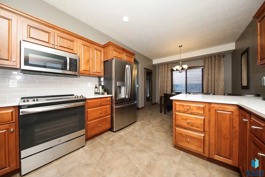 1917 S Shaw Ave, Sioux Falls, SD 57106 - #3