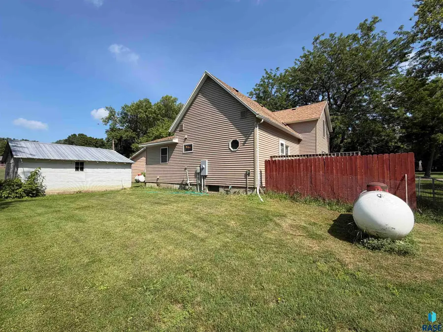 206 E 2nd St, Hardwick, MN 56134 - #3