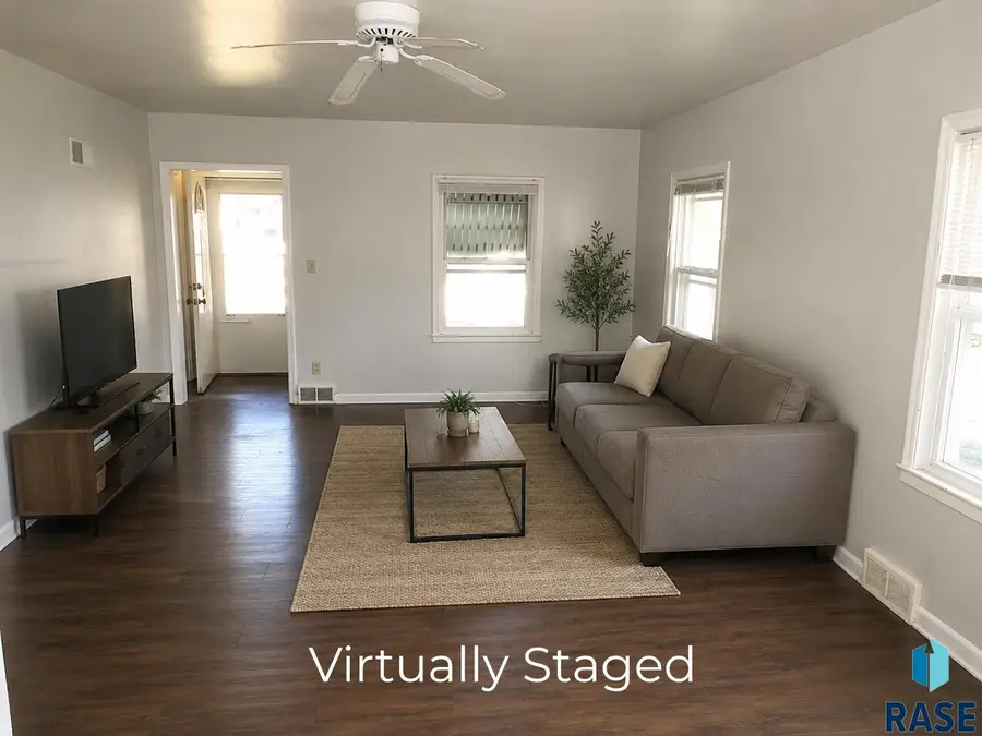 1705 S Lake Ave, Sioux Falls, SD 57103 - #2