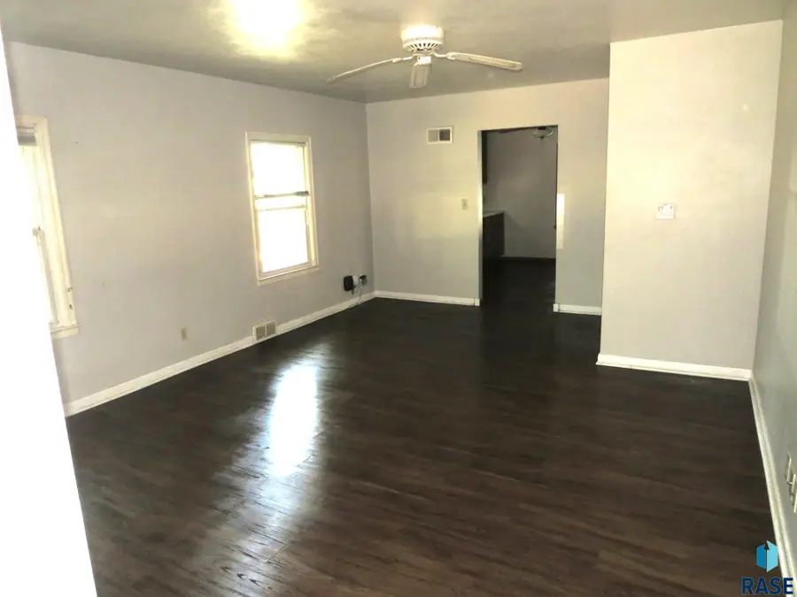 1705 S Lake Ave, Sioux Falls, SD 57103 - #3
