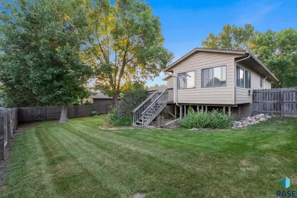 1108 E Dove Trl, Sioux Falls, SD 57108