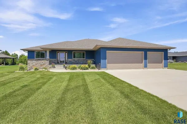 109 Lake Ridge Dr, Wentworth, SD 57075
