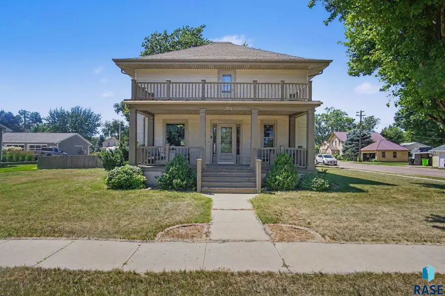 201 S Broadway Ave, Marion, SD 57043 - #2