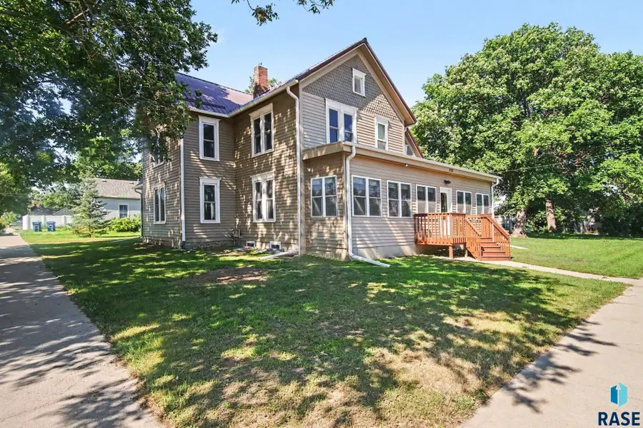 420 W 7th St, Canton, SD 57013 - #3