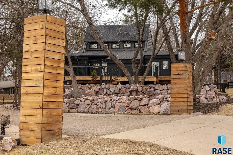 2320 S Southeastern Ave, Sioux Falls, SD 57103 - #3