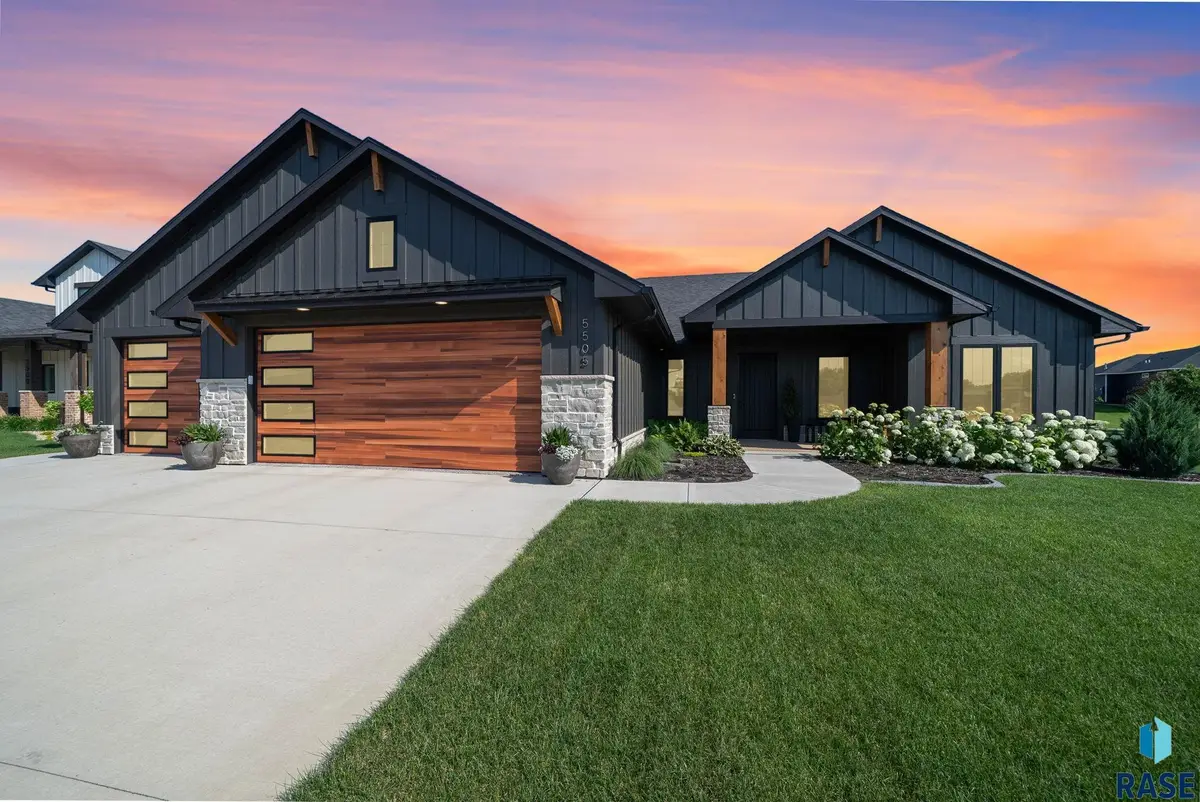 5505 E Canter Ridge Cir, Sioux Falls, SD 57110 - #1