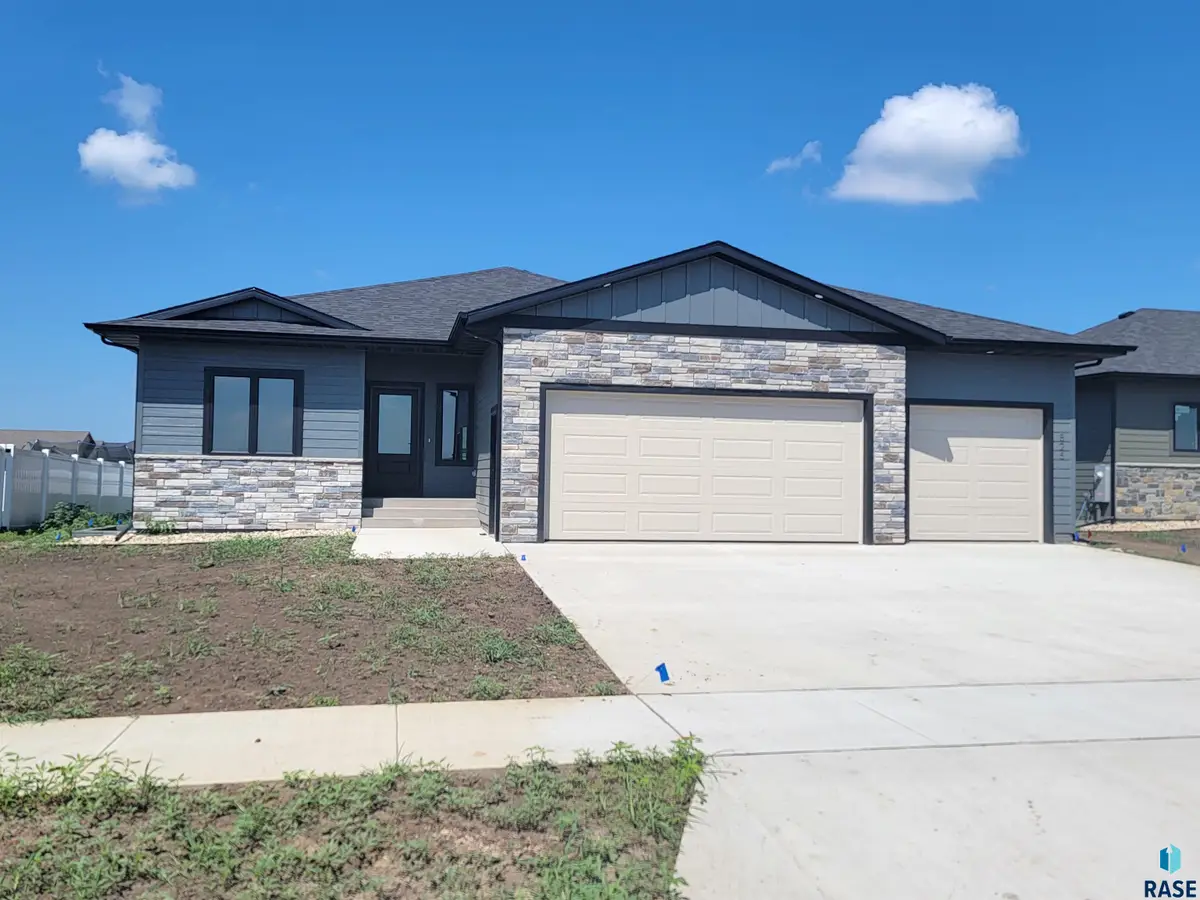 825 Sallie Ave, Harrisburg, SD 57032 - #1