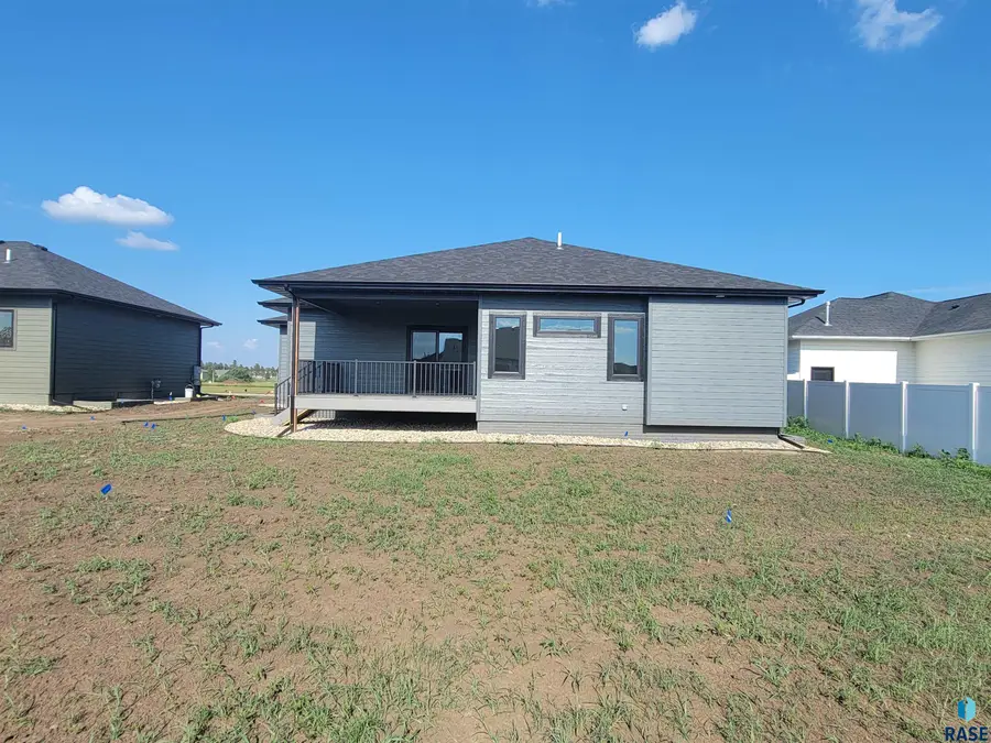 825 Sallie Ave, Harrisburg, SD 57032 - #2