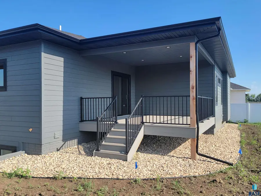 825 Sallie Ave, Harrisburg, SD 57032 - #3