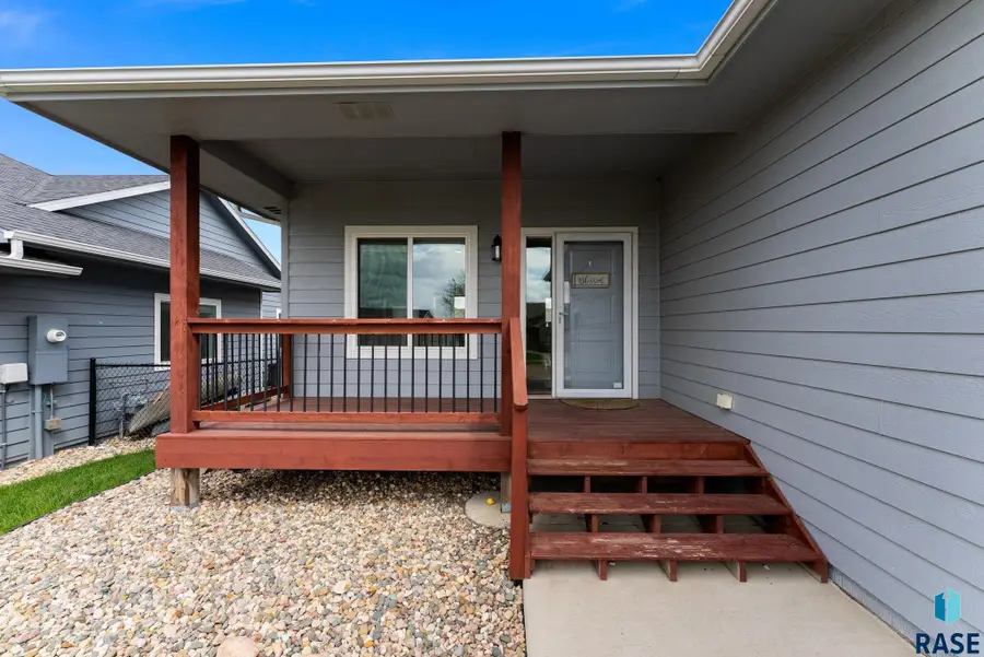 1208 N Broken Bow Ave, Sioux Falls, SD 57103 - #3