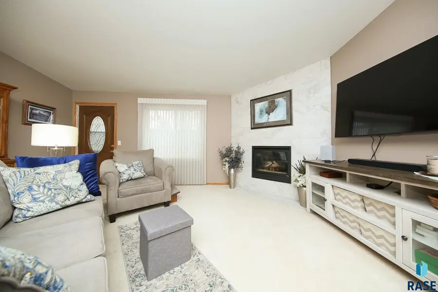 3300 W Miles Pl #201, Sioux Falls, SD 57108 - #2