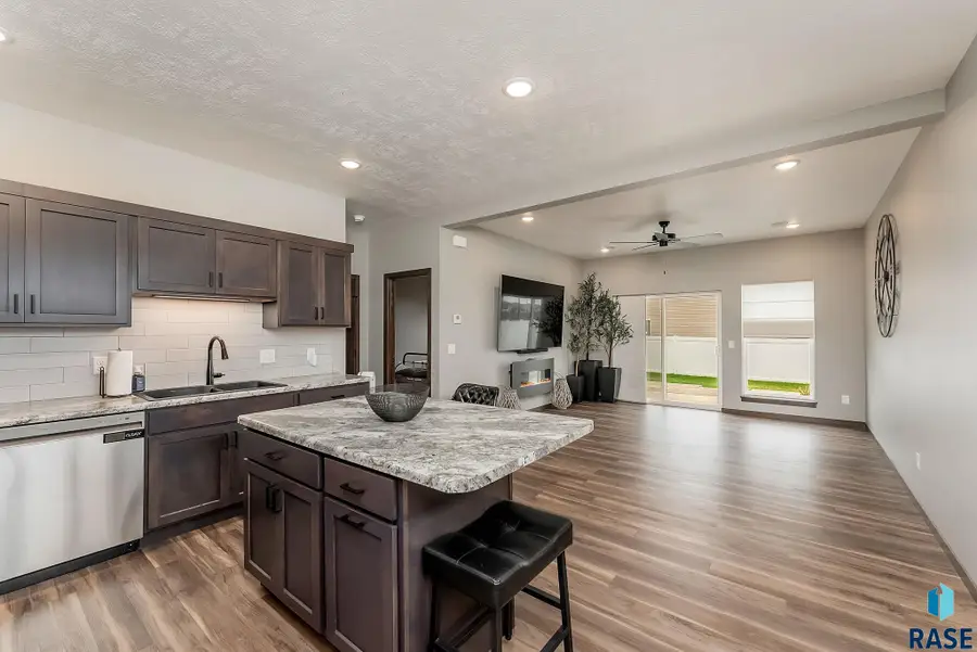 3401 S Chalice Pl, Sioux Falls, SD 57106 - #3