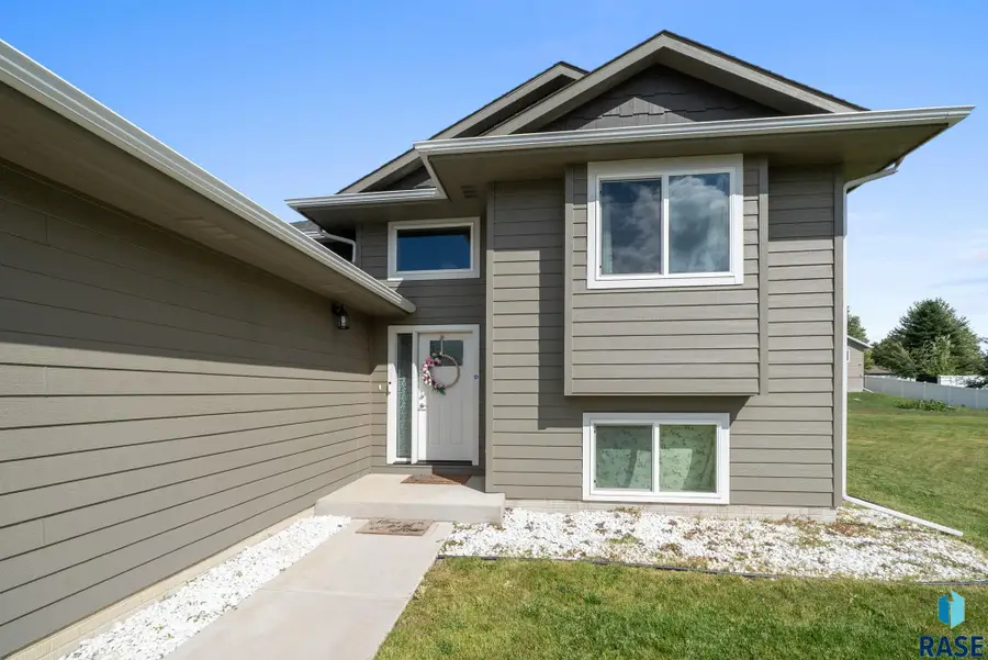 6740 W Viola Ct, Sioux Falls, SD 57107 - #3