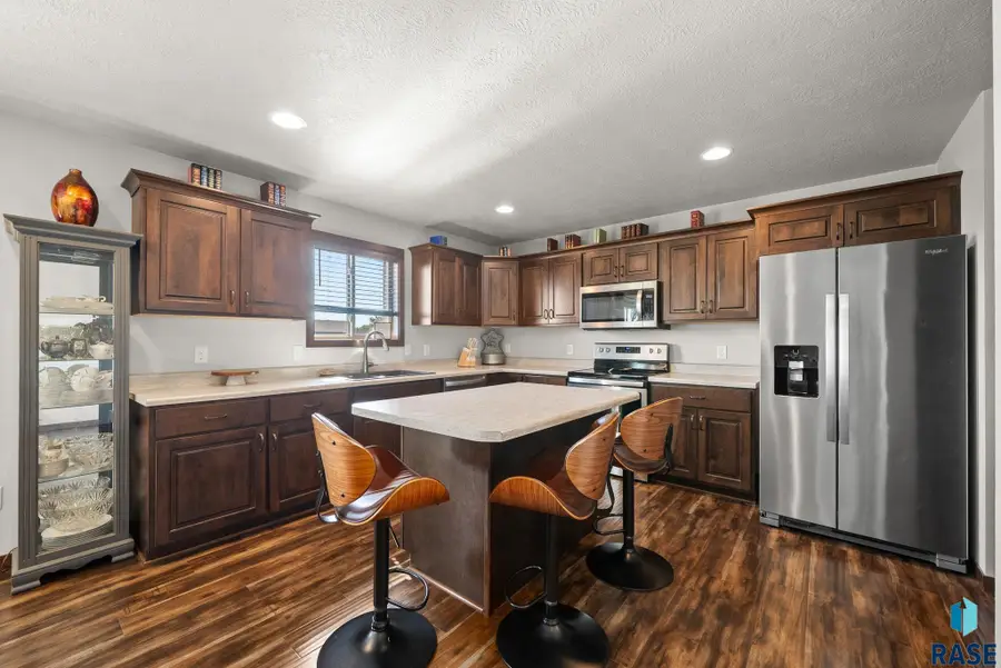 4205 N Knob Hill Ct Ct, Sioux Falls, SD 57107 - #2