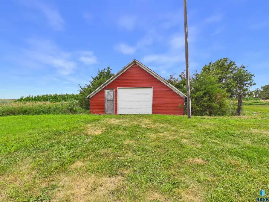 43116 230 St, Howard, SD 57349 - #3