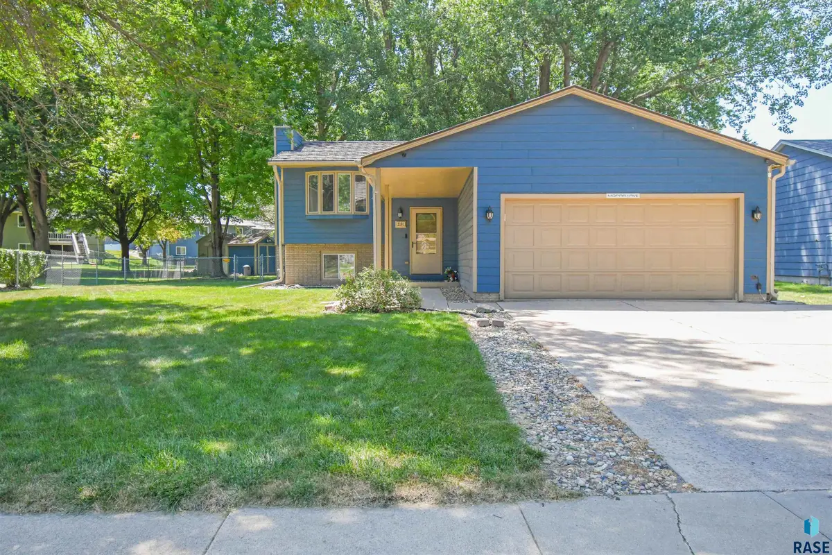 2101 S Fox Trl, Sioux Falls, SD 57103 - #1