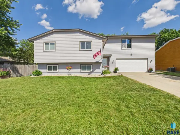 3904 S Sertoma Ave, Sioux Falls, SD 57106