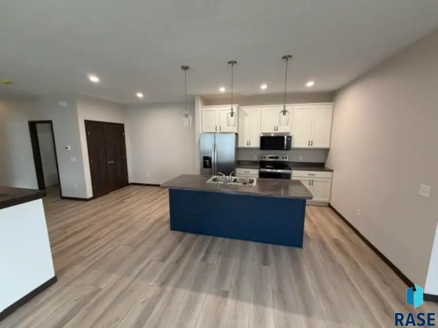 3613 S Heather Ave, Sioux Falls, SD 57106 - #2