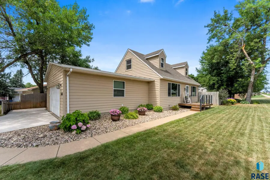 4516 E Belmont St, Sioux Falls, SD 57103 - #3