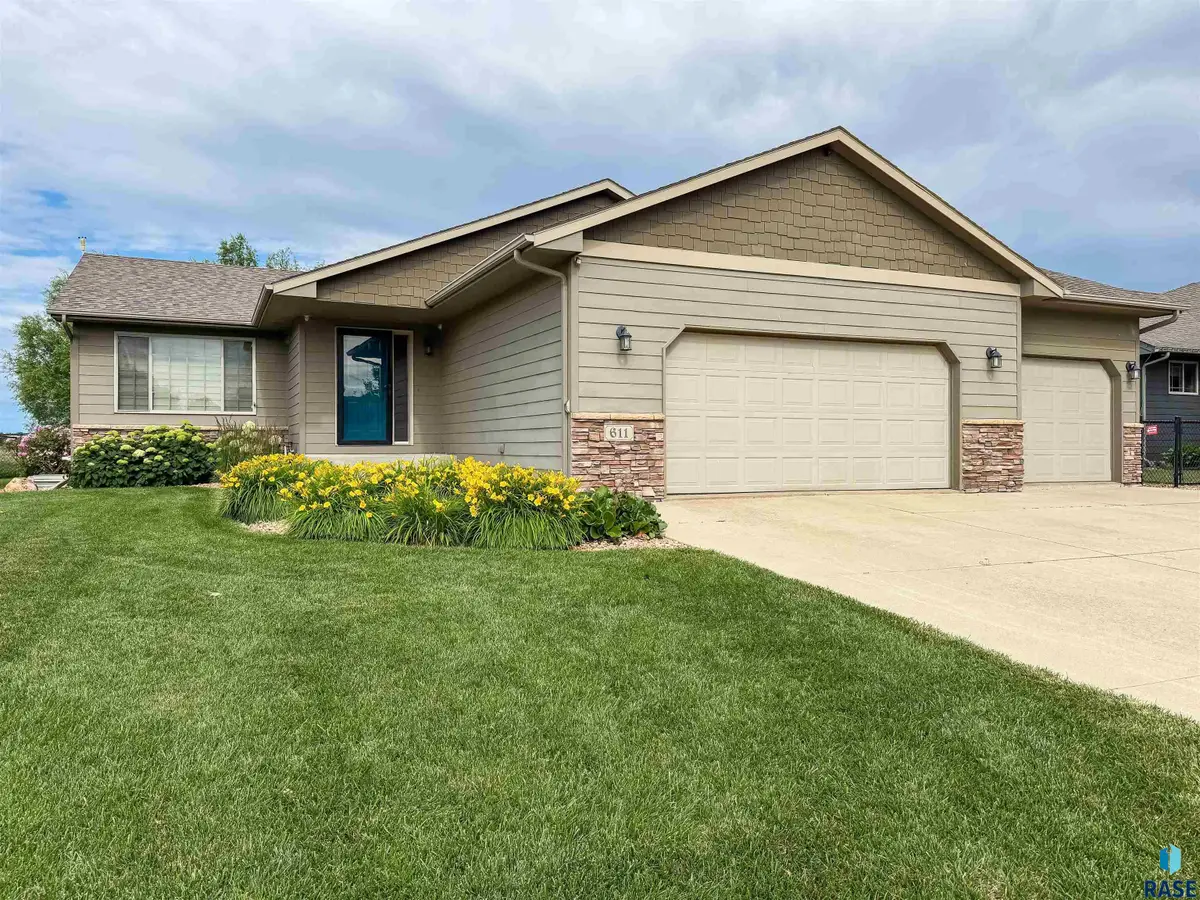 611 United Ave, Harrisburg, SD 57032 - #1