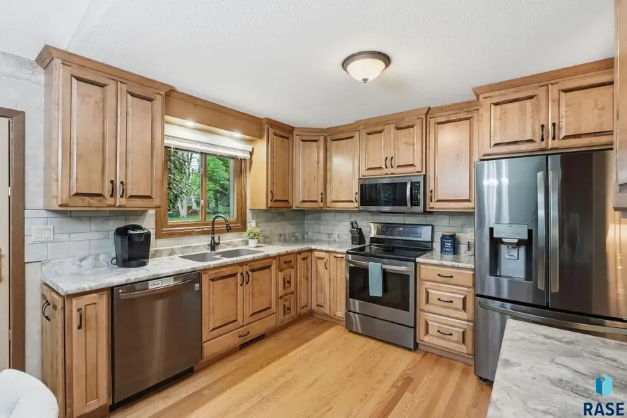 2117 S Melanie Ln, Sioux Falls, SD 57103 - #3