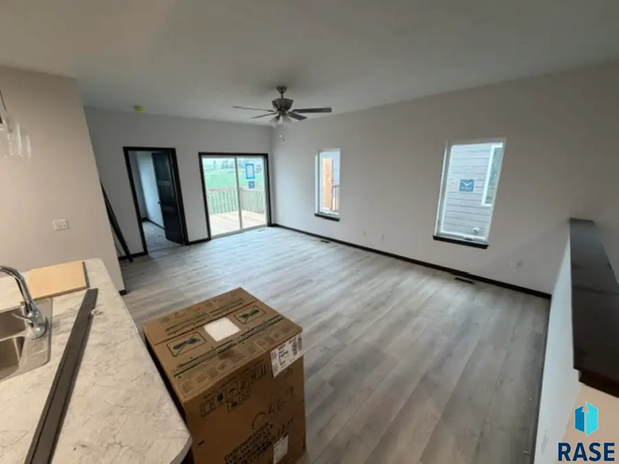 3607 S Heather Ave, Sioux Falls, SD 57106 - #3
