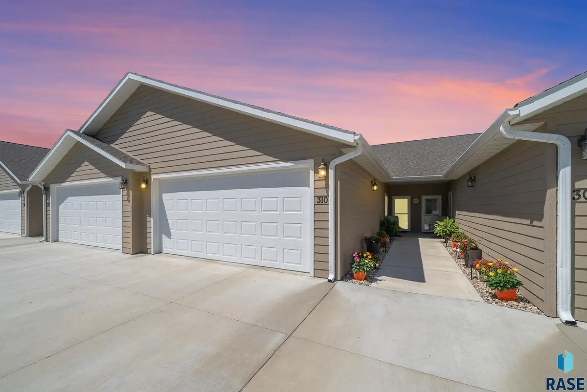 310 S Vermont Ave, Platte, SD 57369 - #1