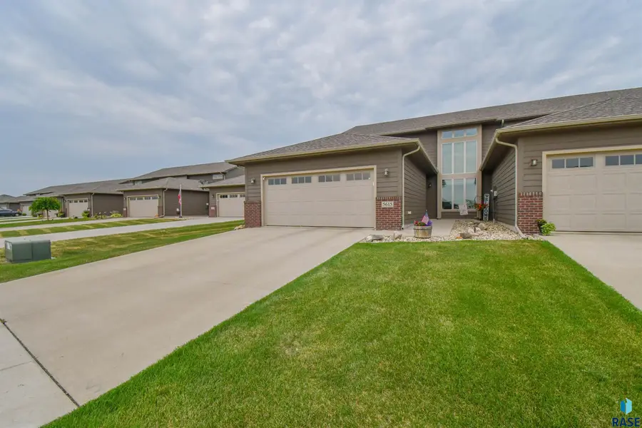 5615 Yarrow Trl, Sioux Falls, SD 57108 - #3