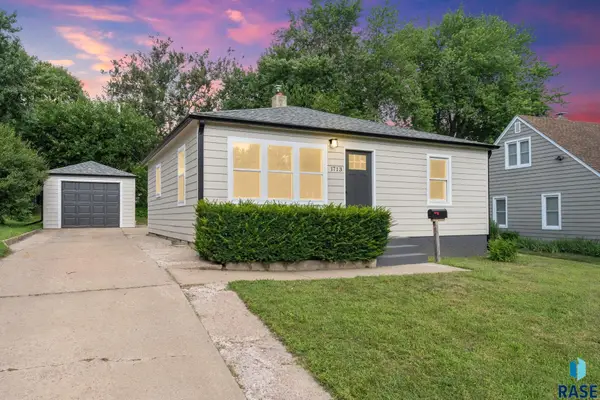 1713 S Wayland Ave, Sioux Falls, SD 57105