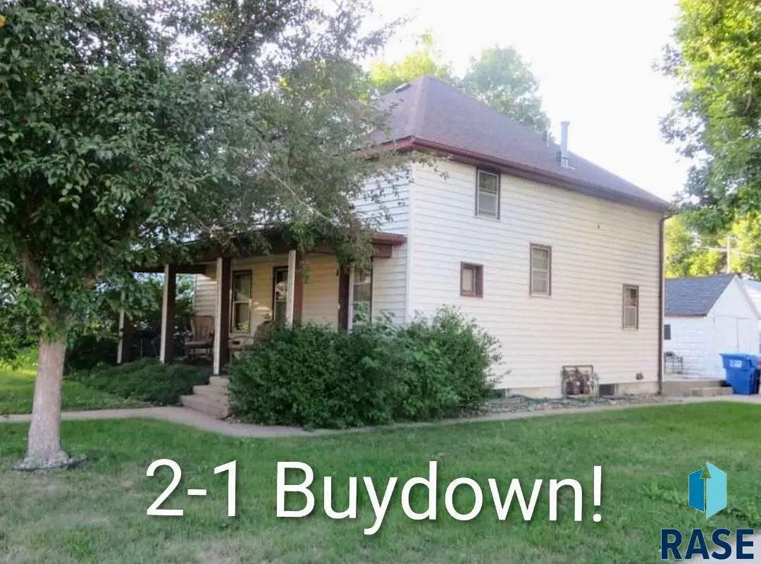 1426 E 17th St, Sioux Falls, SD 57104 - #1