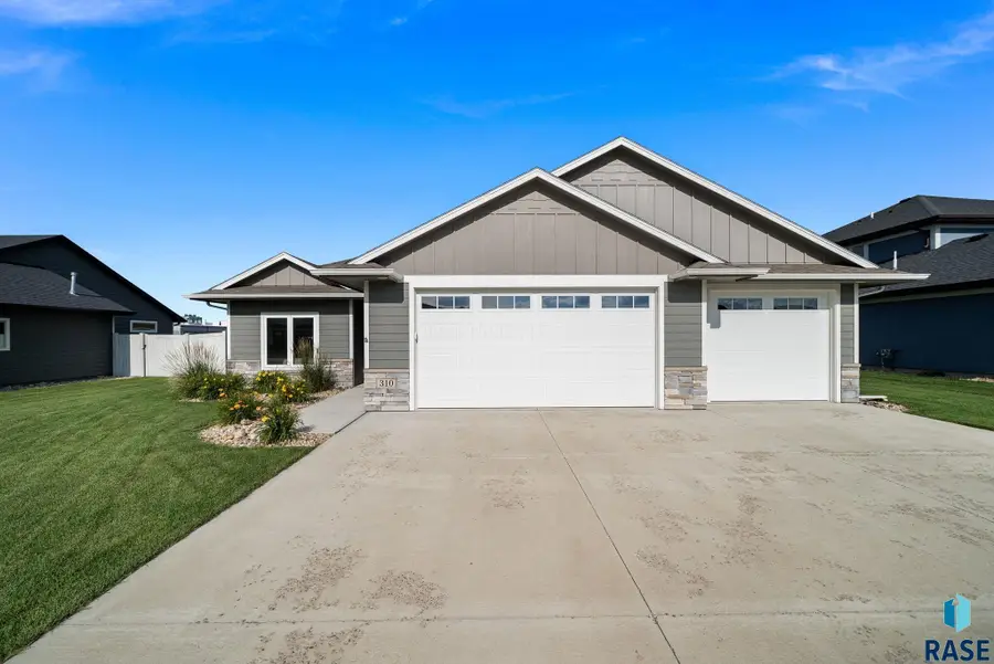 310 Quartzite Ave, Tea, SD 57064 - #2