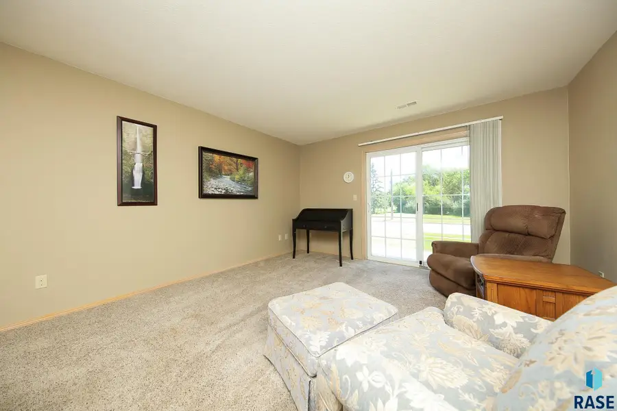 4801 S Oxbow Ave #101, Sioux Falls, SD 57106 - #3