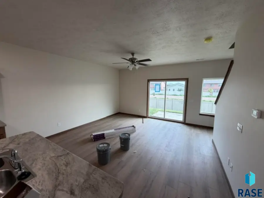 9424 W Tunis Dr, Sioux Falls, SD 57106 - #3